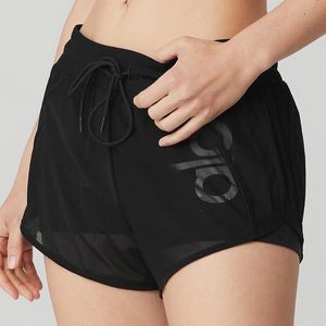 alo yoga ambience shorts